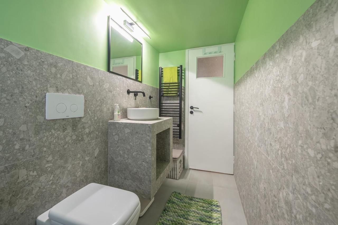 Comfy And Modern Apartment Athens Exterior photo